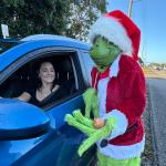 ¿Multa o cebolla?, ofrece el ‘Grinch’ a conductores infractores en los Cayos de Florida