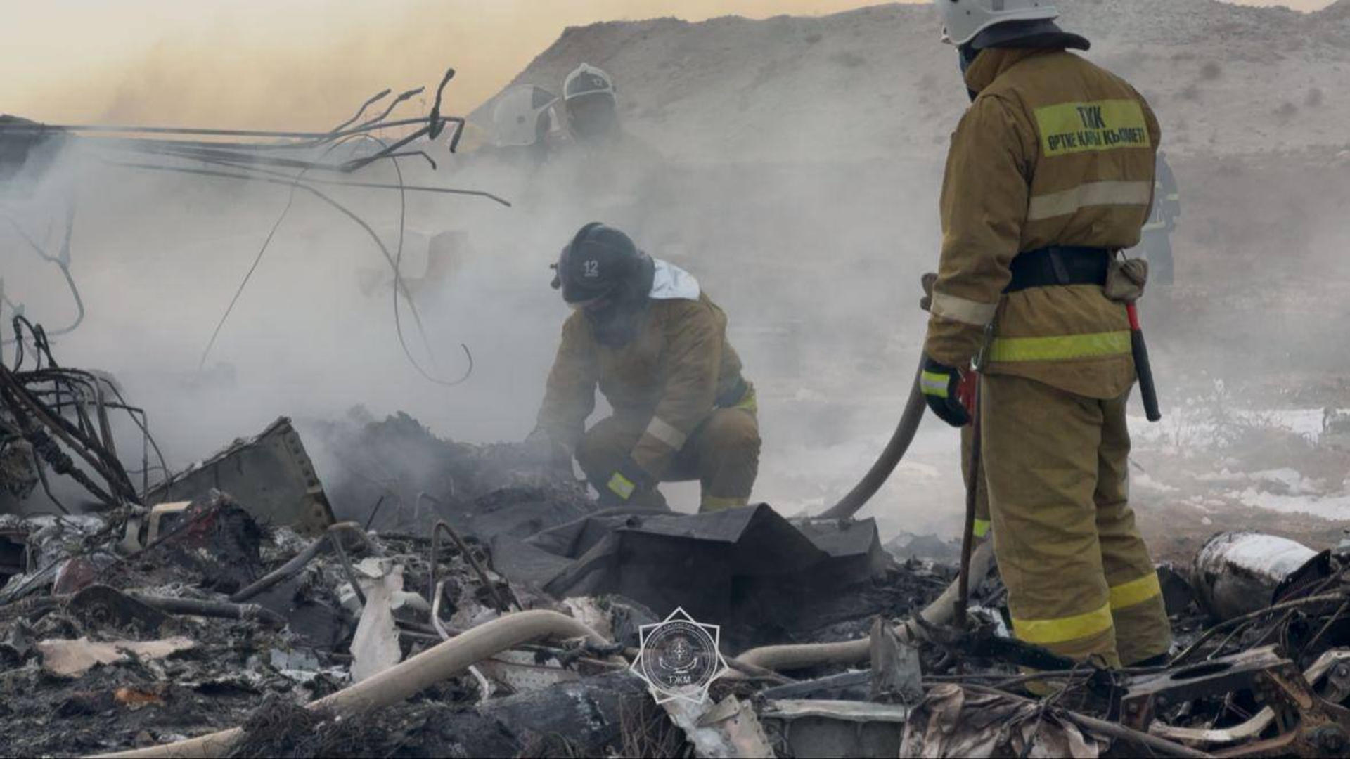 Avión de Azerbaiyán Airlines se desploma en Kazajistán; hay 30 muertos y 32 sobrevivientes