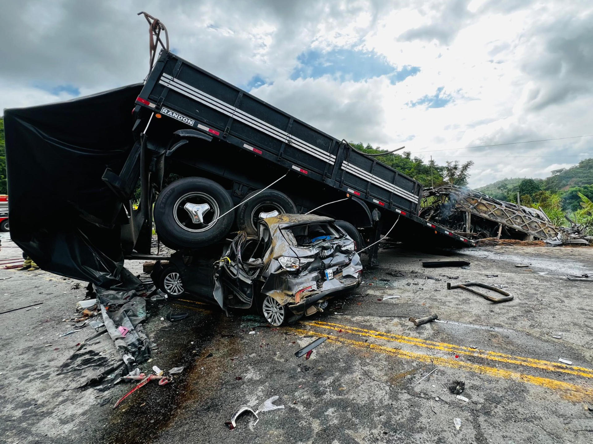 Accidente carretero en Brasil deja al menos 37 muertos