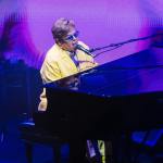 Elton John revela que perdió la visión