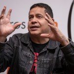 Escritor mexicano Julián Herbert explora los límites entre la crítica y la ficción