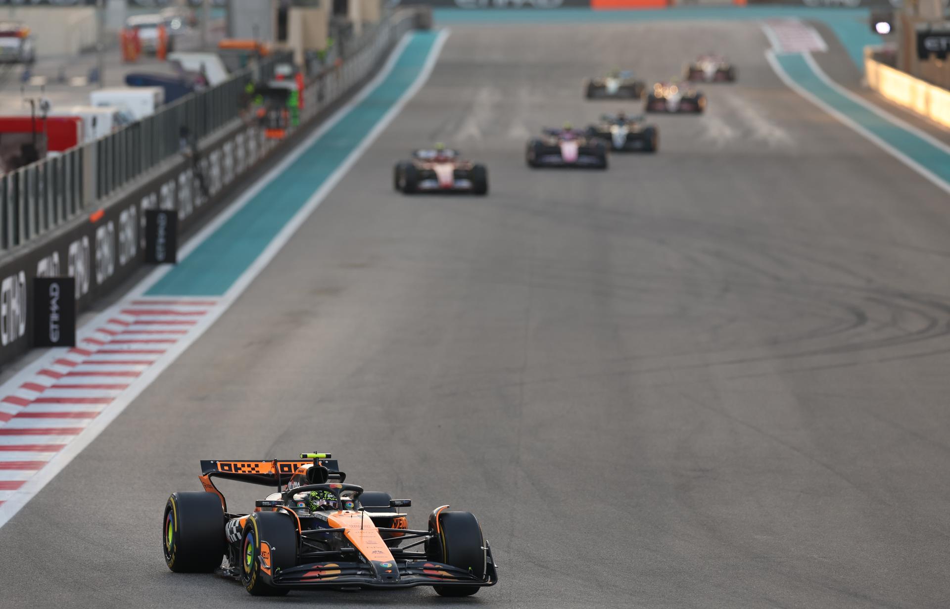 Norris gana el GP de Abu Dabi; ‘Checo’ Pérez abandonó la carrera