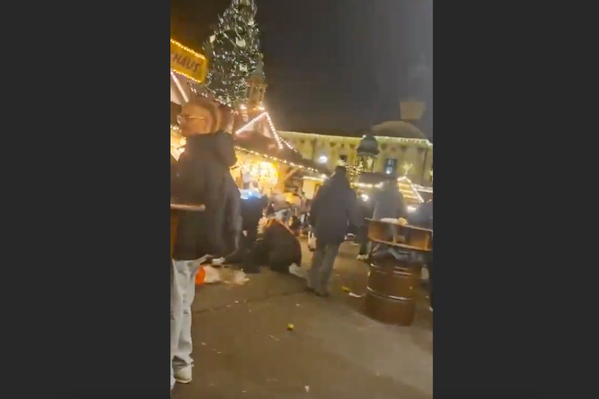 Conductor atropella a varias personas en un mercado navideño de Alemania