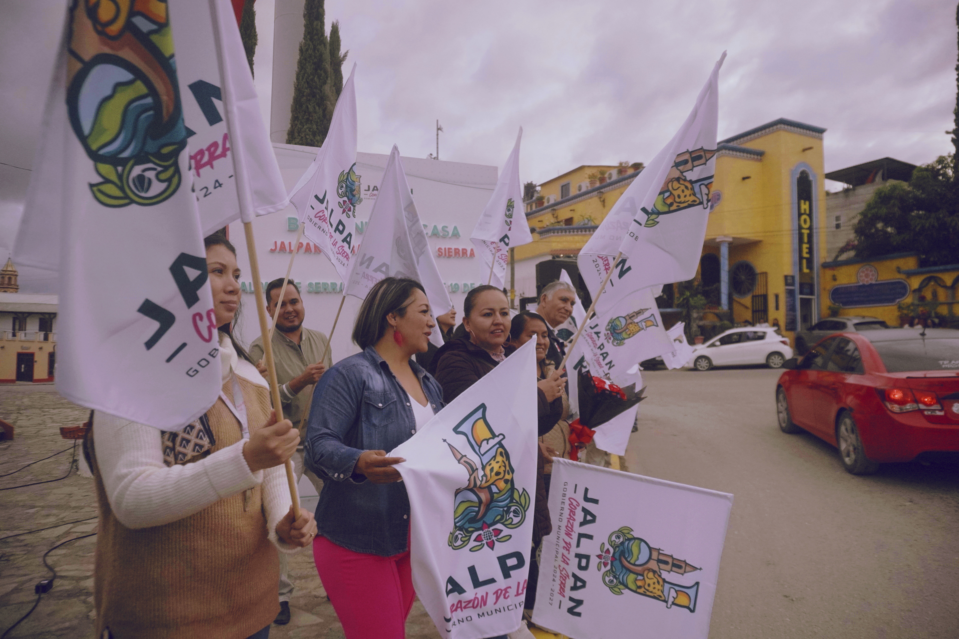 Más de 20 mil mexicanos en EE.UU. regresan a su país en caravana para pasar fin de año