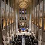 Puertas de Notre Dame se abren, el órgano resuena y París recupera su catedral