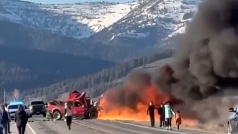 #Video Al menos 7 muertos por choque cerca de Yellowstone #Video Al menos 7 muertos por choque cerca de Yellowstone