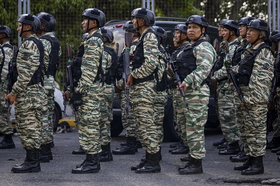 Trump se burla de las milicias ciudadanas en Venezuela: "¡Una amenaza muy seria!"